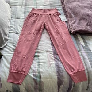 NEW Athleta Salutation Joggers